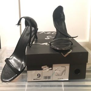 New in Box Banana Republic Juliette Heeled Sandal